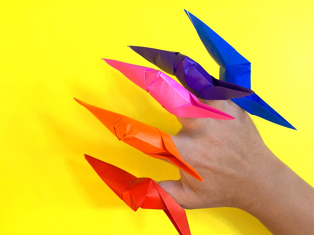 遊べる折り紙　かっこいい爪の簡単な作り方3